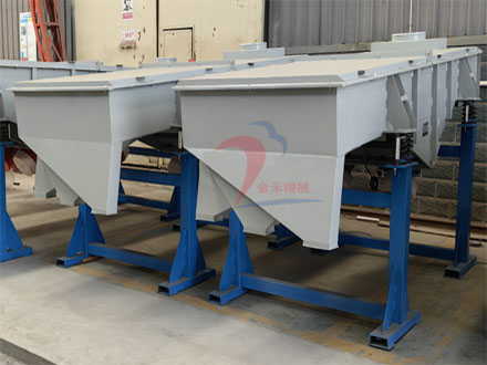 如何提高直線(xiàn)振動(dòng)篩的篩分效率？